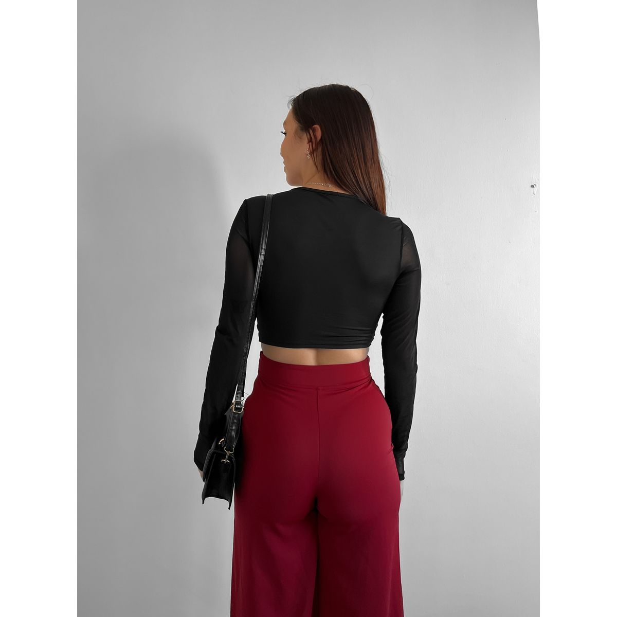 GARSIL - Crop Top Para Mujer Manga Larga Con Escote En V