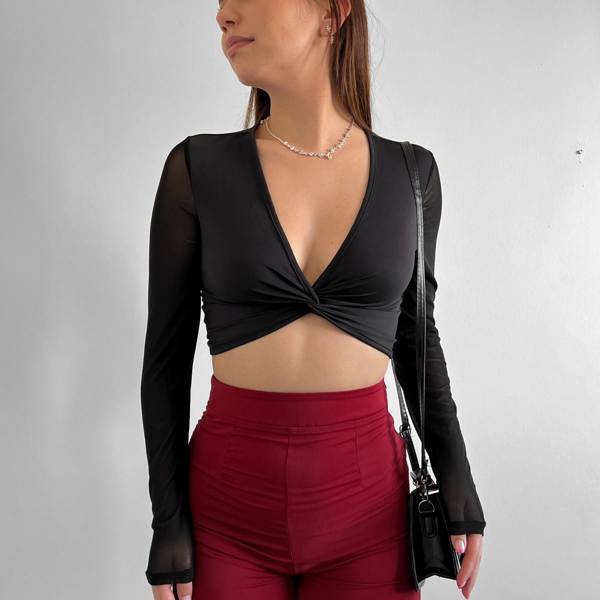 GARSIL - Crop Top Para Mujer Manga Larga Con Escote En V