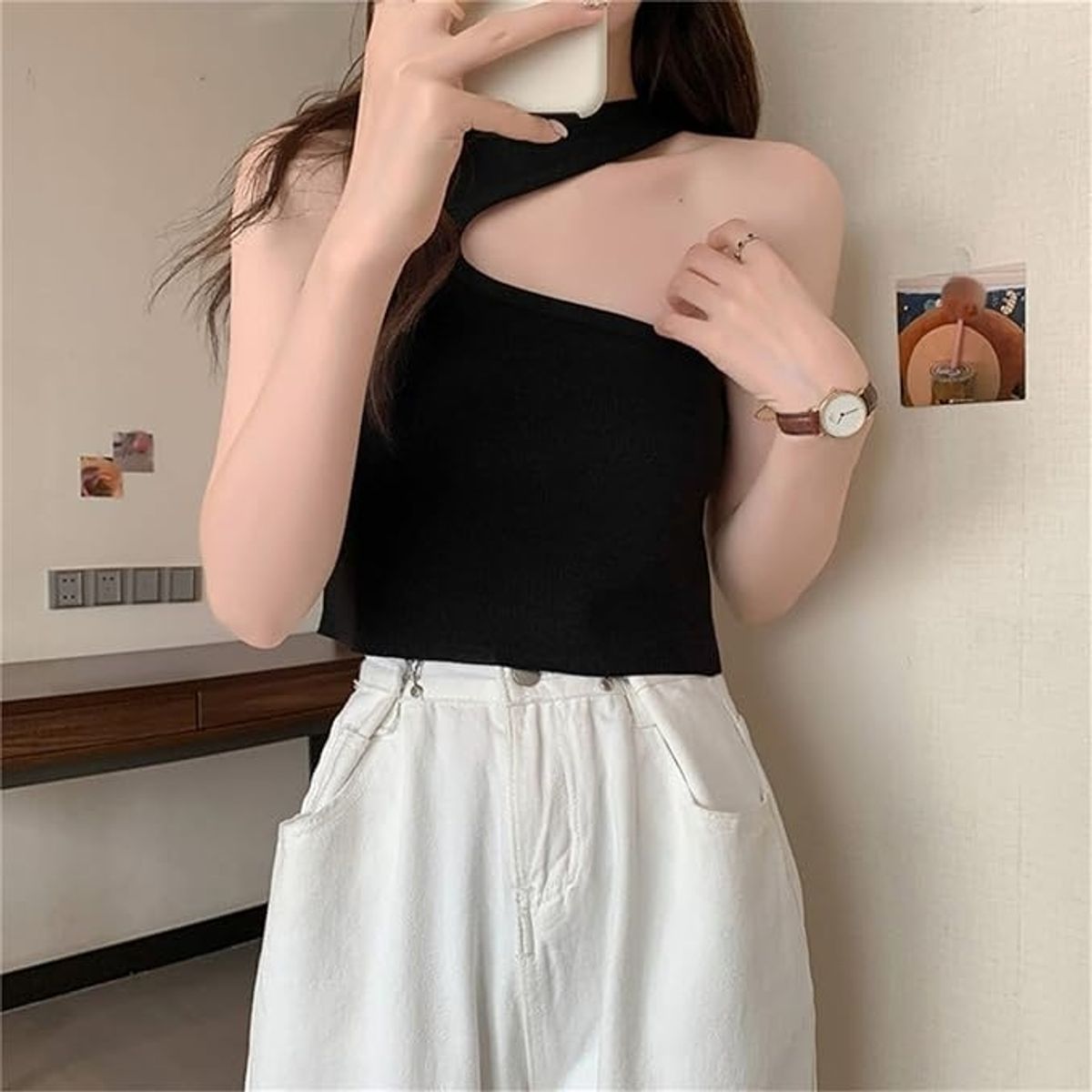 GARSIL - Crop Top Para Mujer Sin Mangas Escote Asimetrico