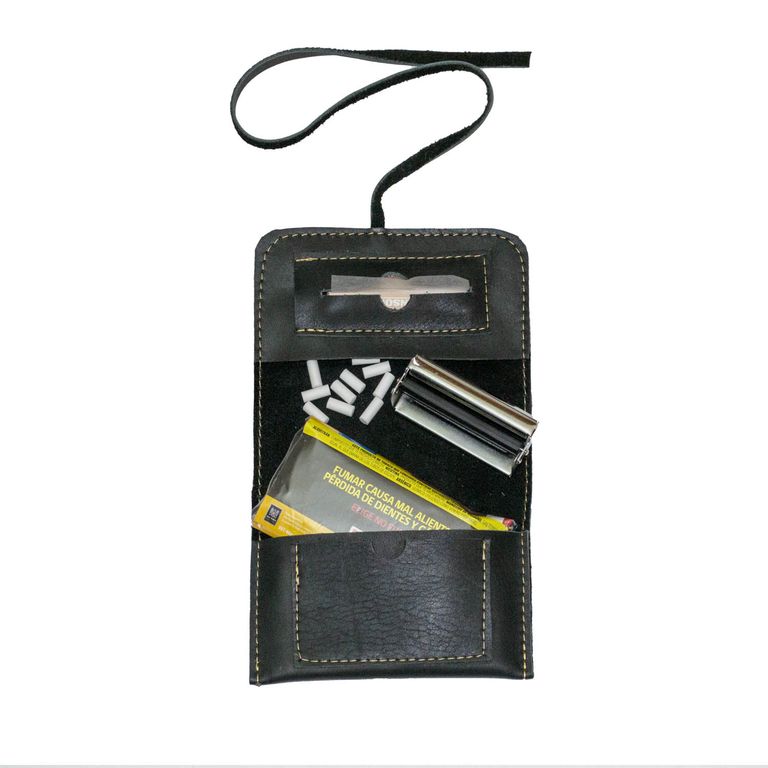 Tabaquera Cuero Moo Triple Negro Mate TALLA UNICA
