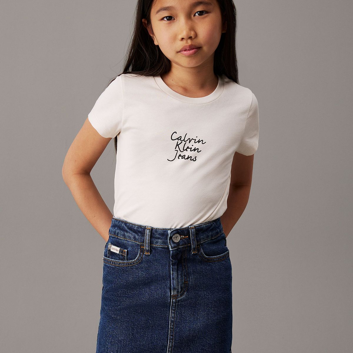 CALVIN KLEIN - Polera Niña Handwriting Logo Beige Calvin Klein