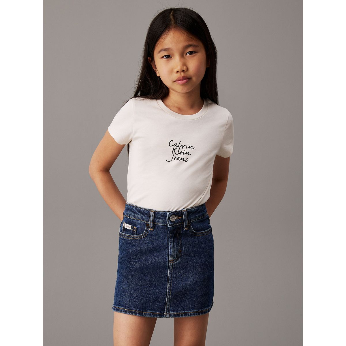 CALVIN KLEIN - Polera Niña Handwriting Logo Beige Calvin Klein