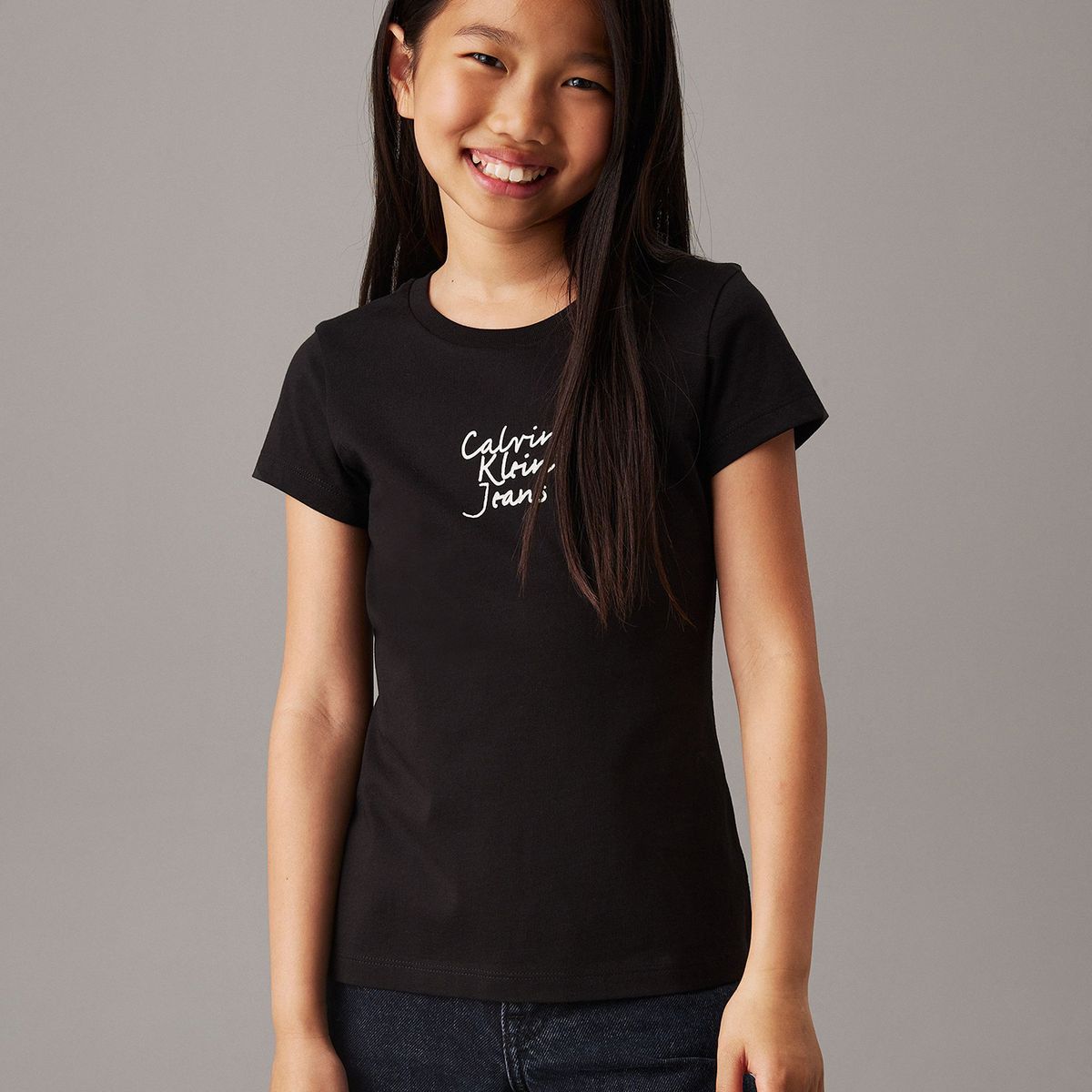 CALVIN KLEIN - Polera Niña Handwriting Logo Negro Calvin Klein
