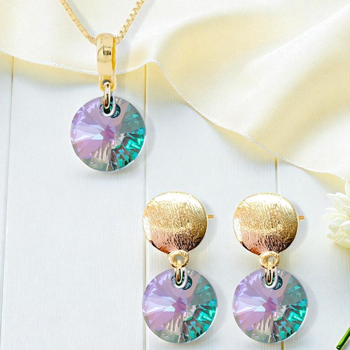 JOYAS MONTERO - Conjunto Amelia Gold 24K creado con cristales de Swarovski® Paradise Shinne