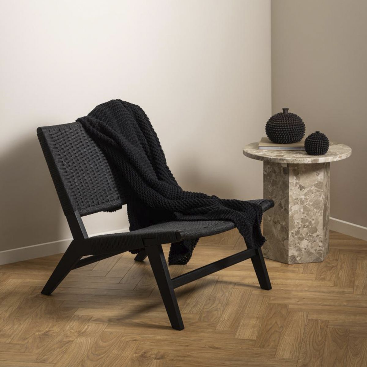 FORM DESIGN - Sitial Madera Estela Negro Form
