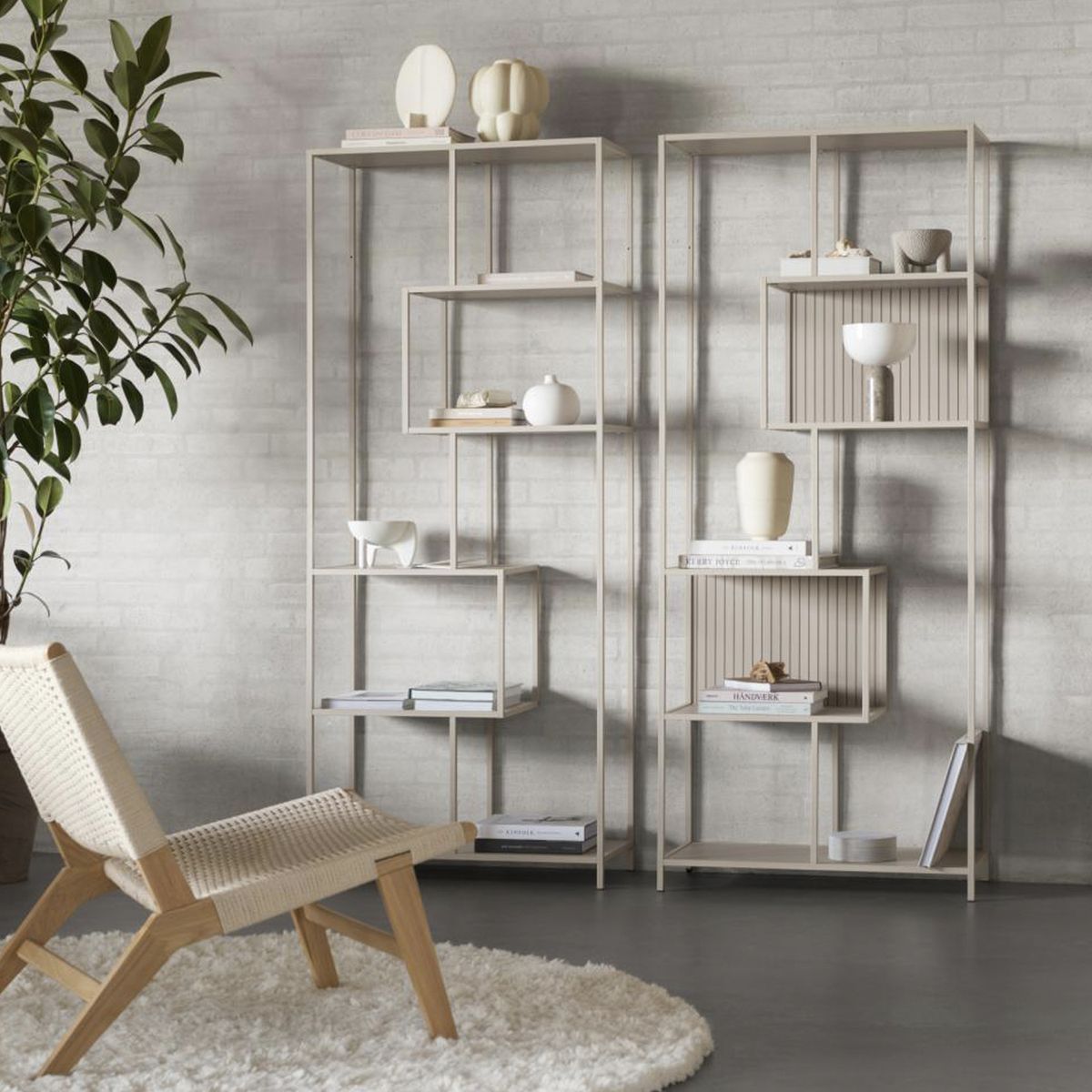 FORM DESIGN - Librero Seaford Taupe Form