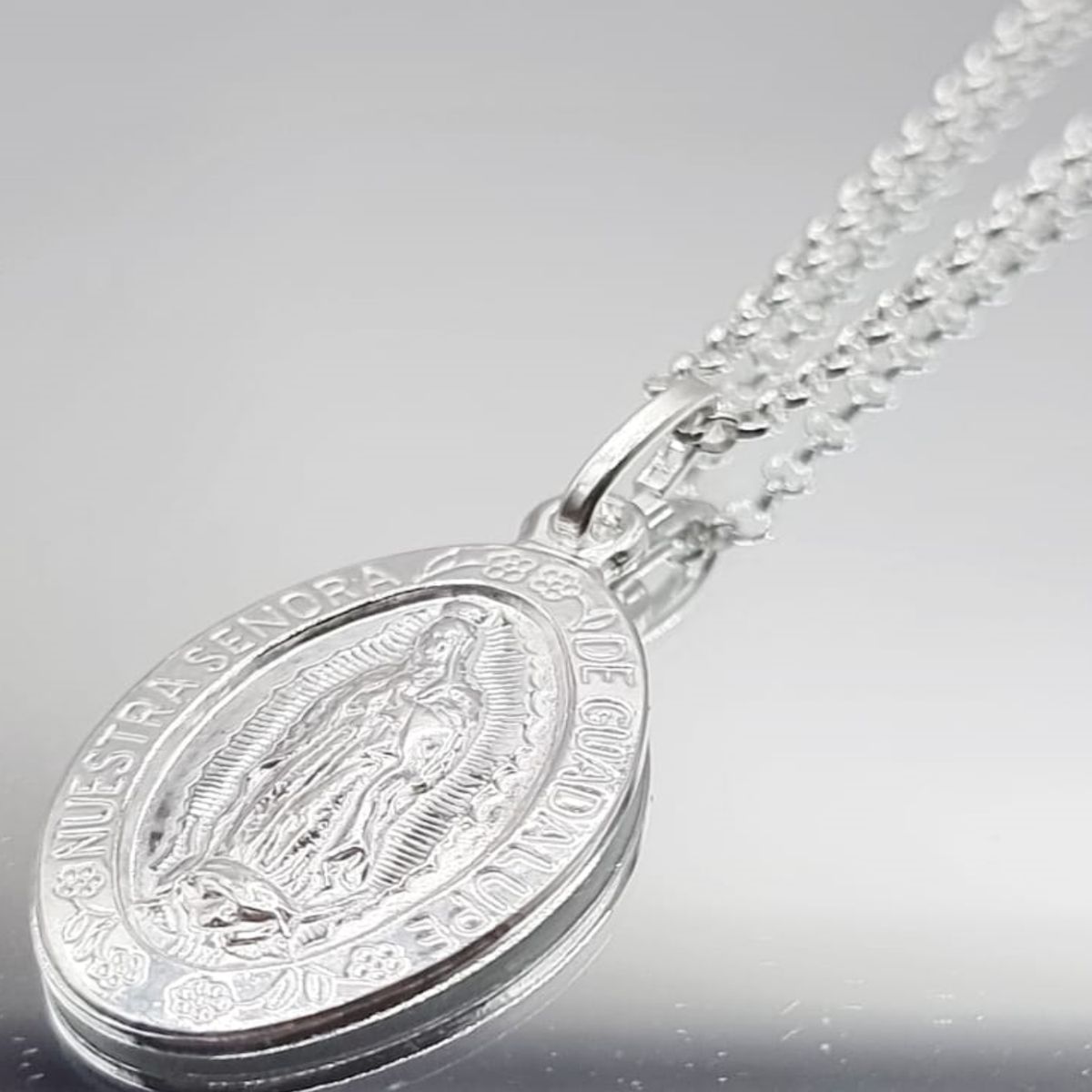 LK LUKSO - Collar con Virgen de Guadalupe en Plata 925