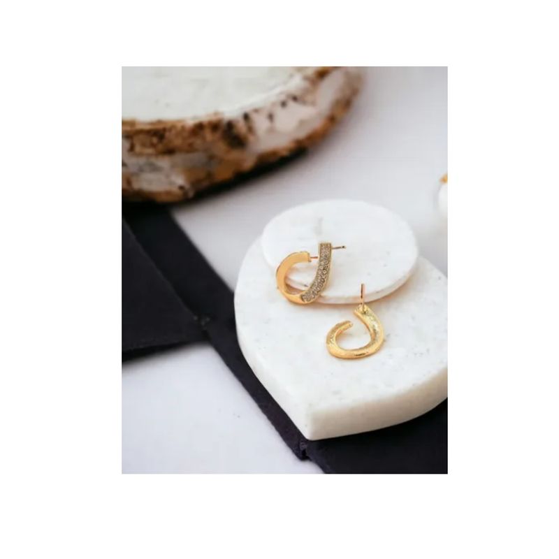 GENERICO - Aros dorados forma gota con cristales  - be bride