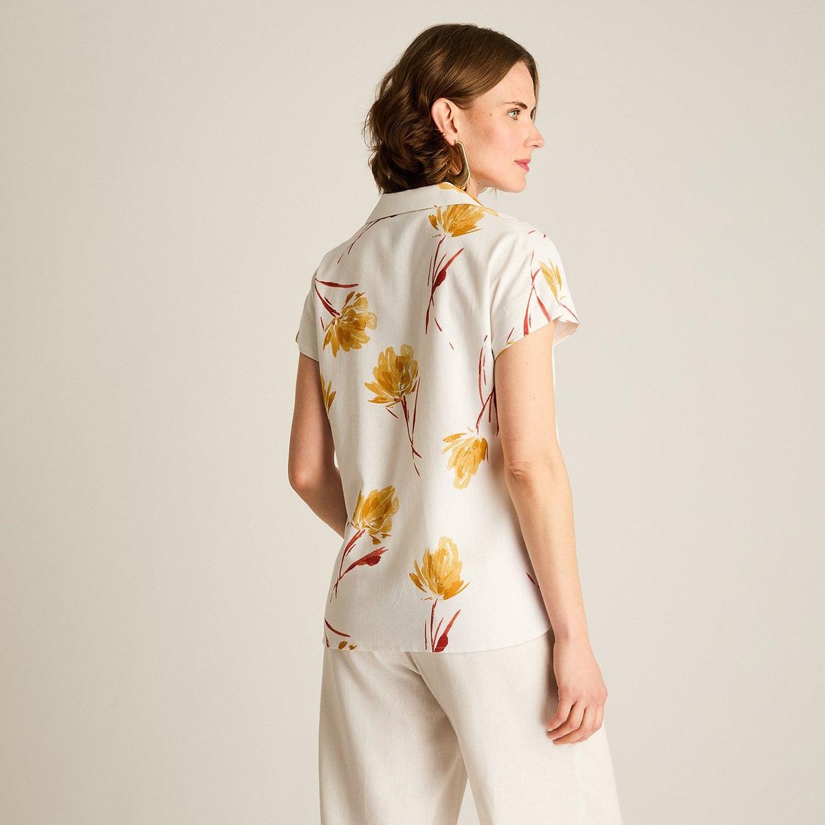 LORENZO DI PONTTI - Blusa Mostaza Frescura Natural y Estilo Relajado