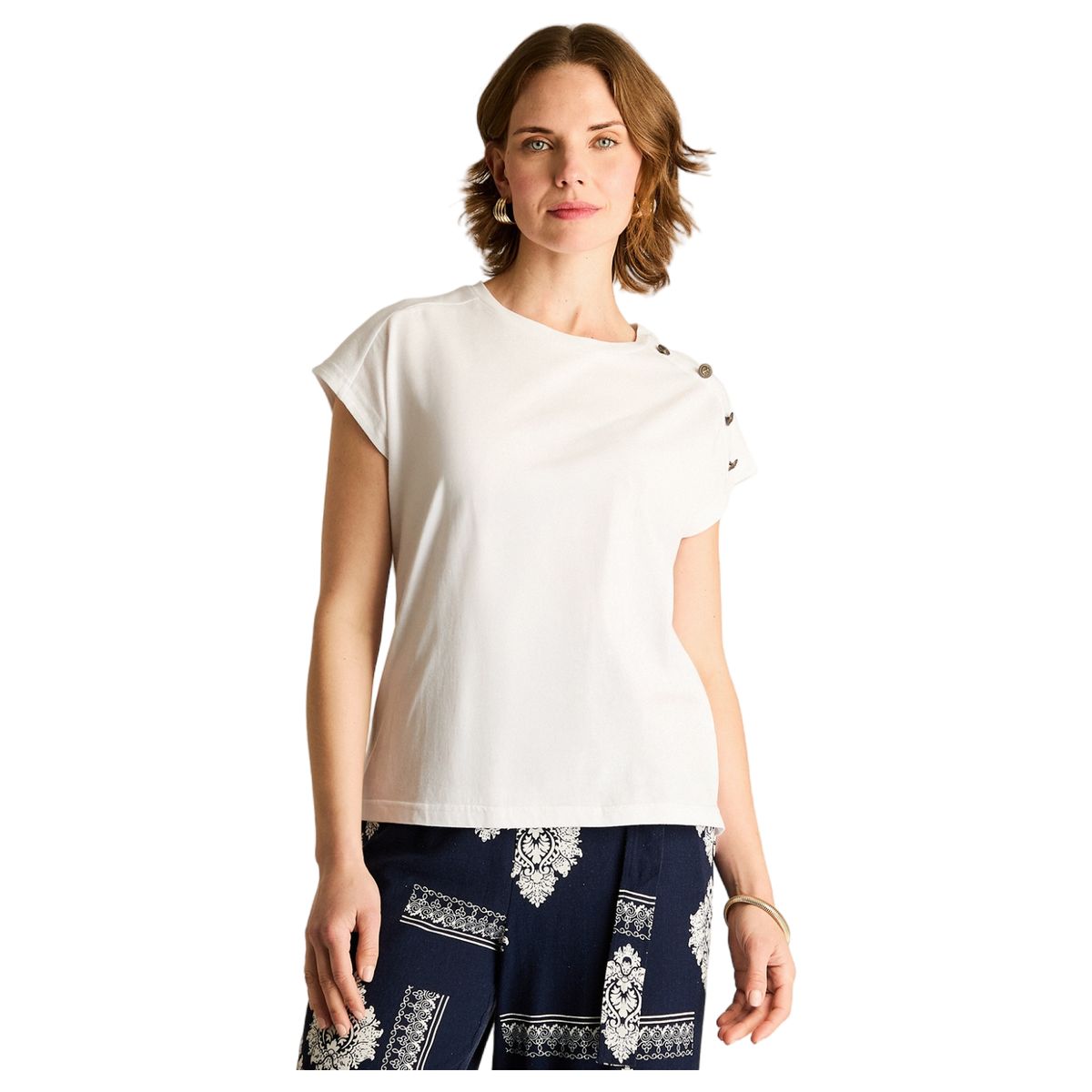 LORENZO DI PONTTI - Polera Blanca con Botones Decorativos en Hombro