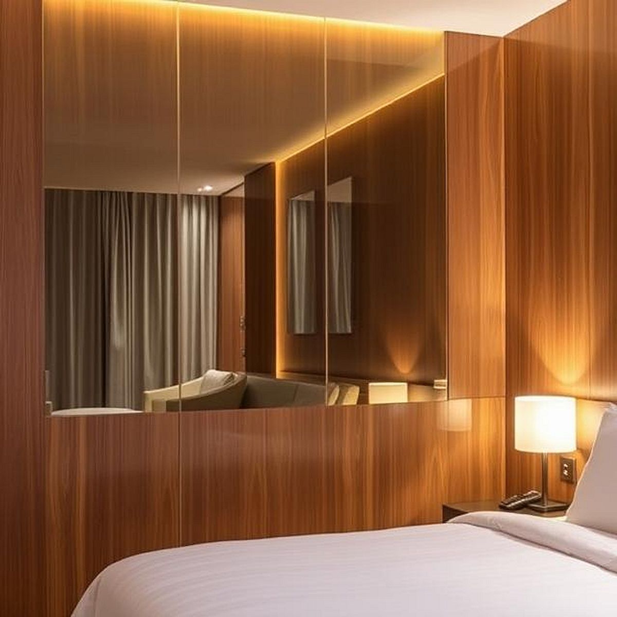 WETPROOF - LACA MADERA BRILLANTE AL AGUA WET-LAC INCOLORO PARA INTERIOR 1-4 GALON