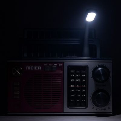 Imagen 2 del producto Radio Solar Portatil FM AM Emergencia color rojo