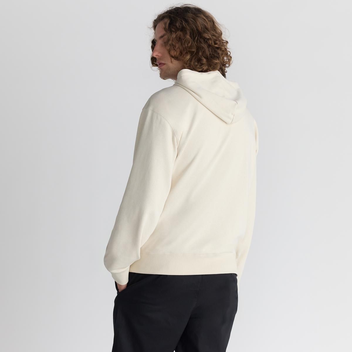 NEW BALANCE - Poleron Hombre Sport Essentials Hoodie Beige