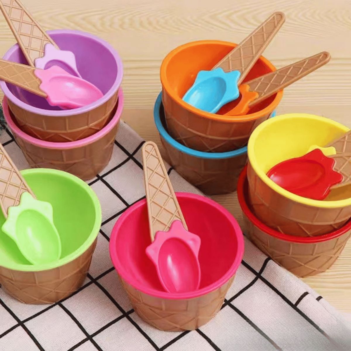 HOMESTAR - Pack 4 de Tazones y Cucharas para Helado