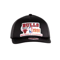 MITCHELL & NESS - Jockey Gorro Trucker Chicago Bulls Curva Negro Mitchell And Ness