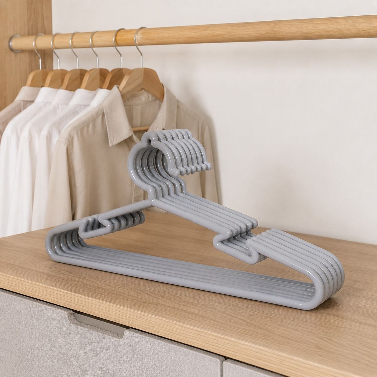 HOMESTAR - Set de 5 Perchas Plásticas Antideslizantes - Gris