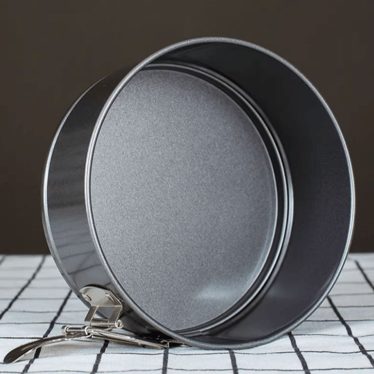 HOMESTAR - Molde Redondo Desmontable Base Texturizada - 26 cm