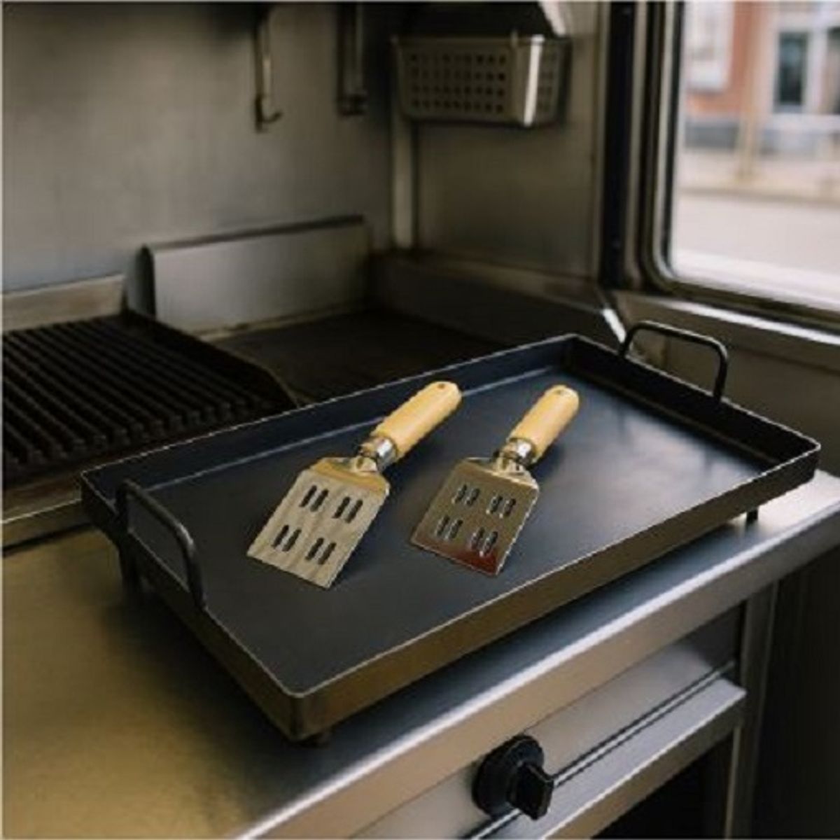 GENERICO - Plancha Churrasquera 45x25 Mas 2 Espatulas Portatil 2 mm