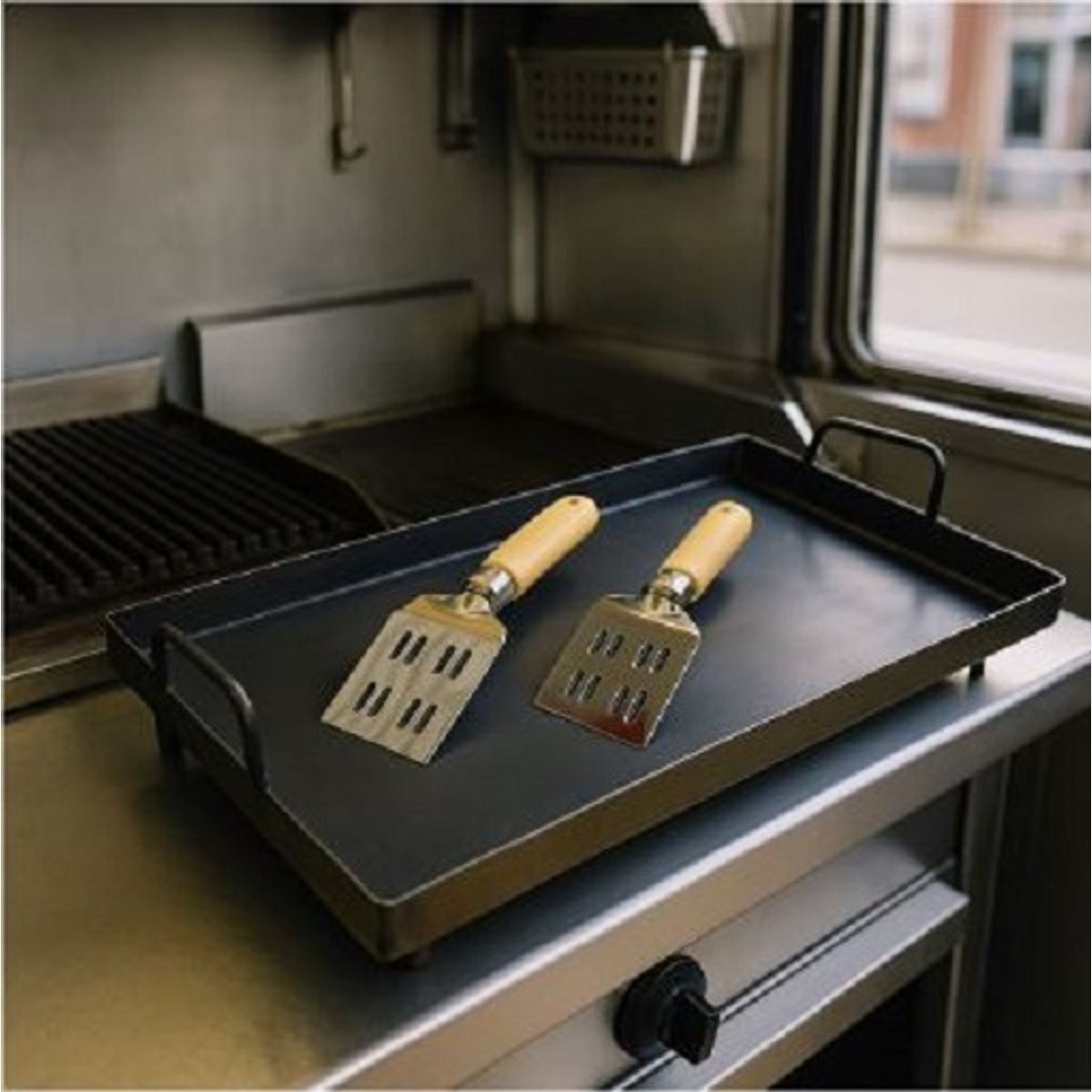 GENERICO - Plancha Churrasquera 45x25 Mas 2 Espatulas Portatil 2 mm