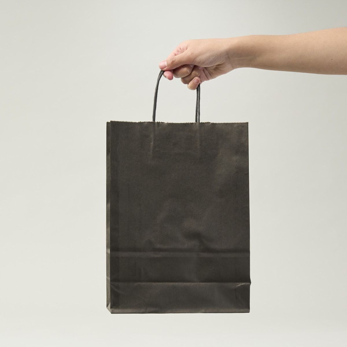 MALIK - Pack 24 bolsas de papel Negro 32x26x12 cm, ¡la mejor!