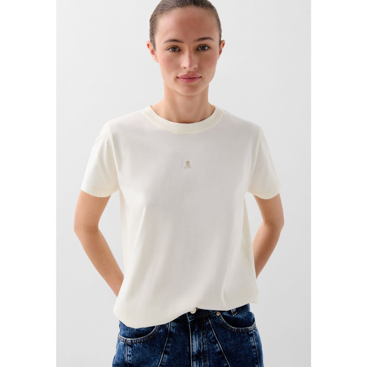 SCALPERS - POLERA BÁSICA CALAVERA