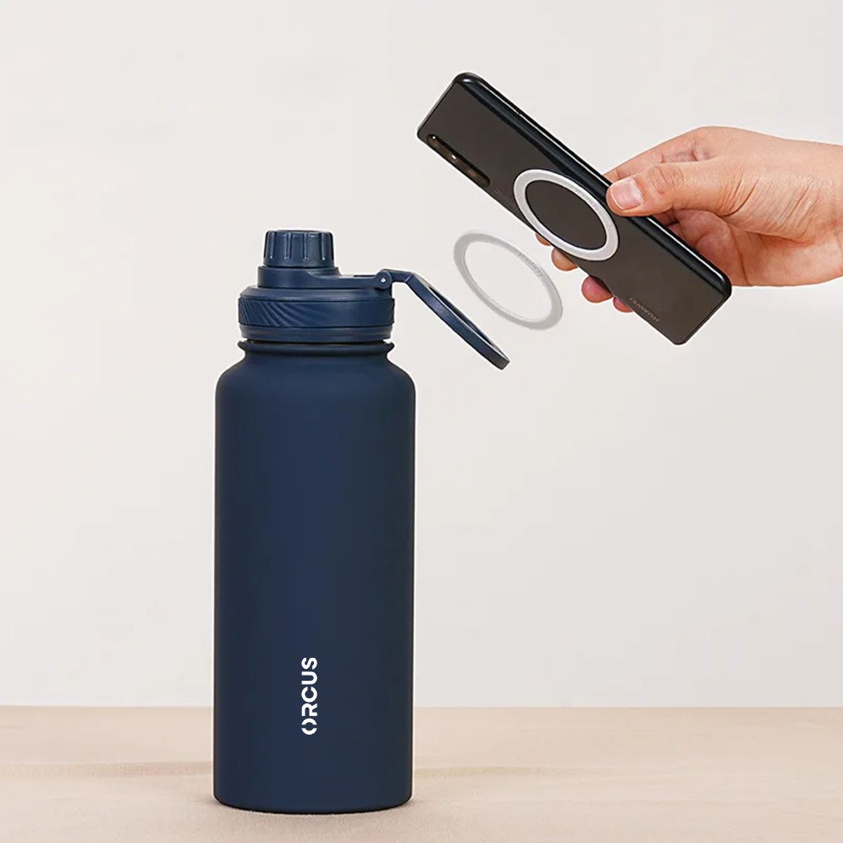 ORCUS - BOTELLA CON SOPORTE MAGNETICO MAGSAFE 1LT NEGRO ORCUS