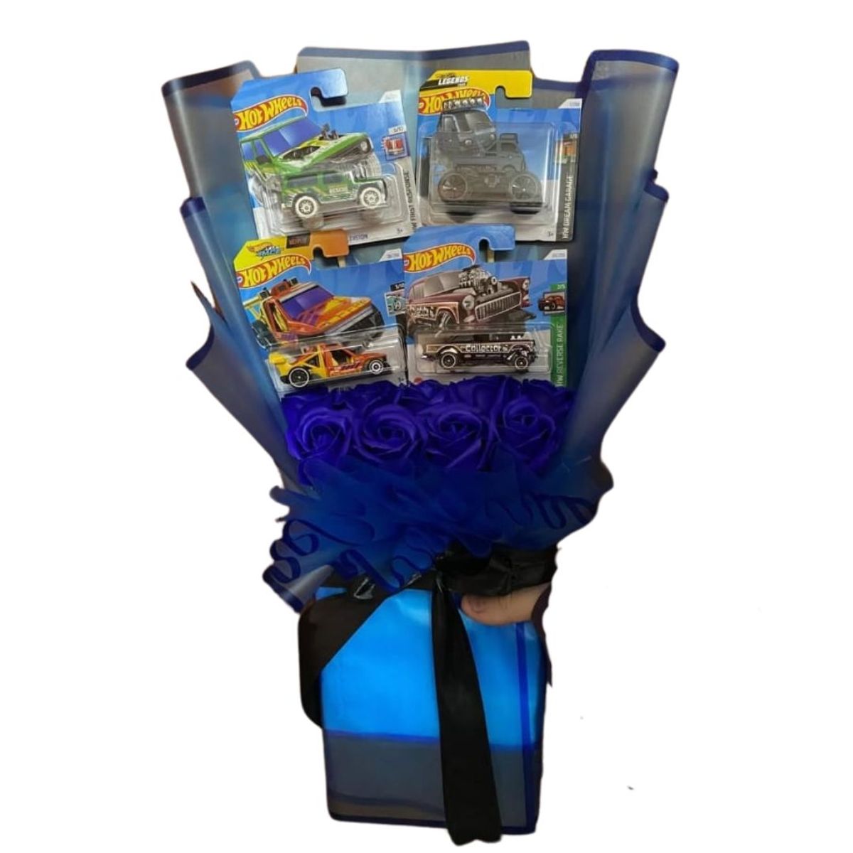 GENERICO - Bouquet de 8 Rosas Eternas de Jabón y 4 Carritos Hot Wheels