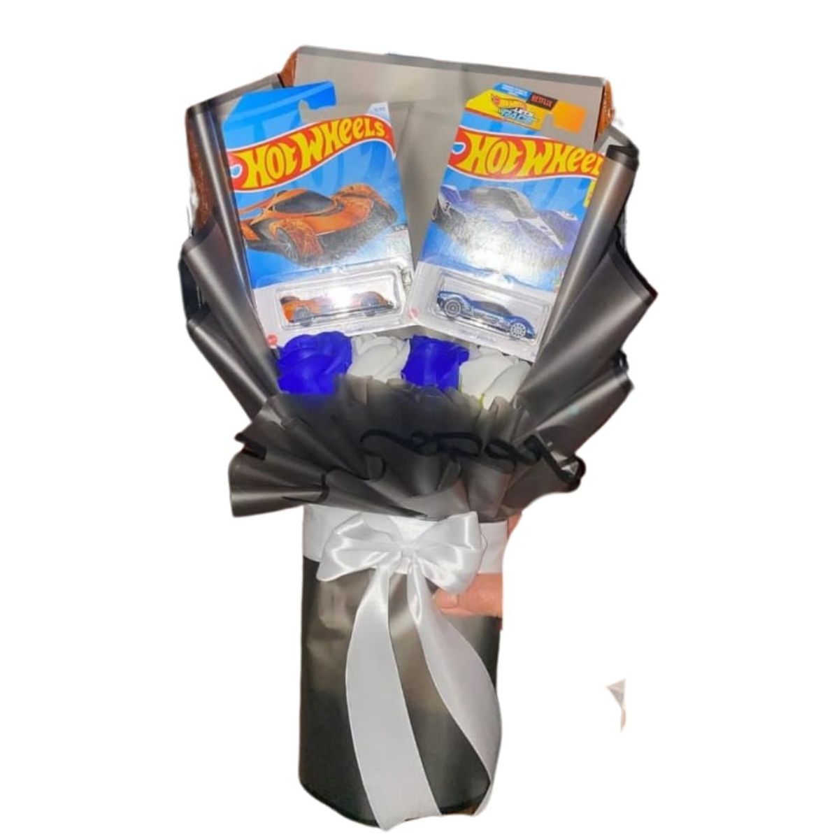 GENERICO - Bouquet de 4 Rosas Eternas de Jabón y 2 Carritos Hot Wheels