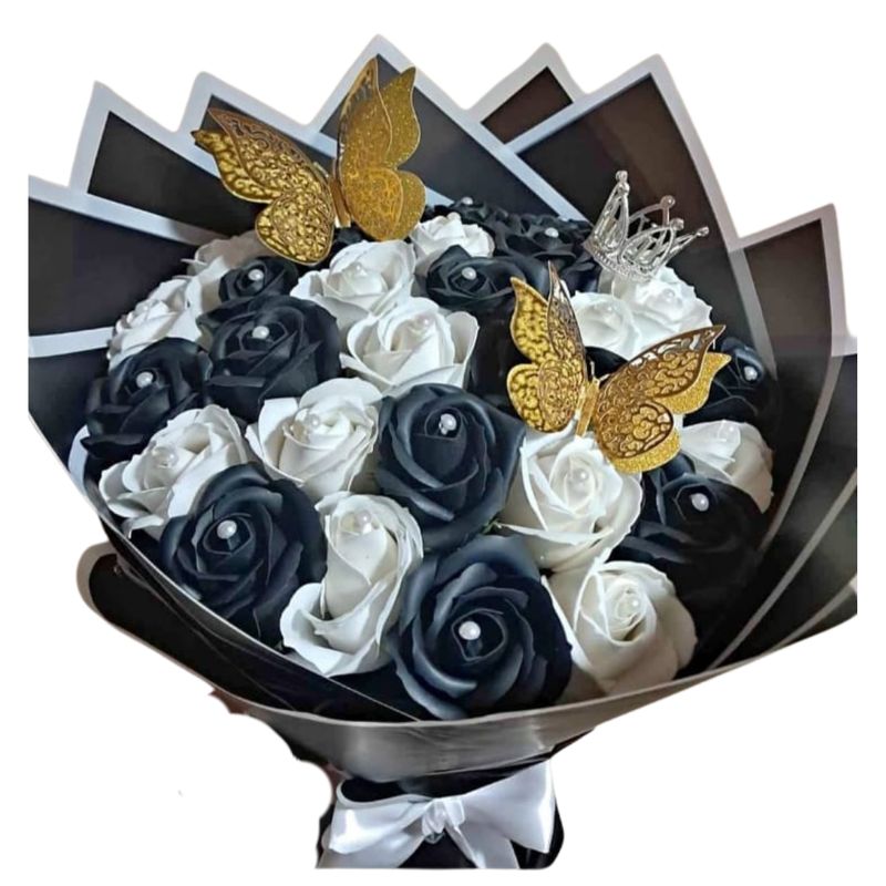 GENERICO - Bouquet de 50 Rosas Negras y Blancas Eternas