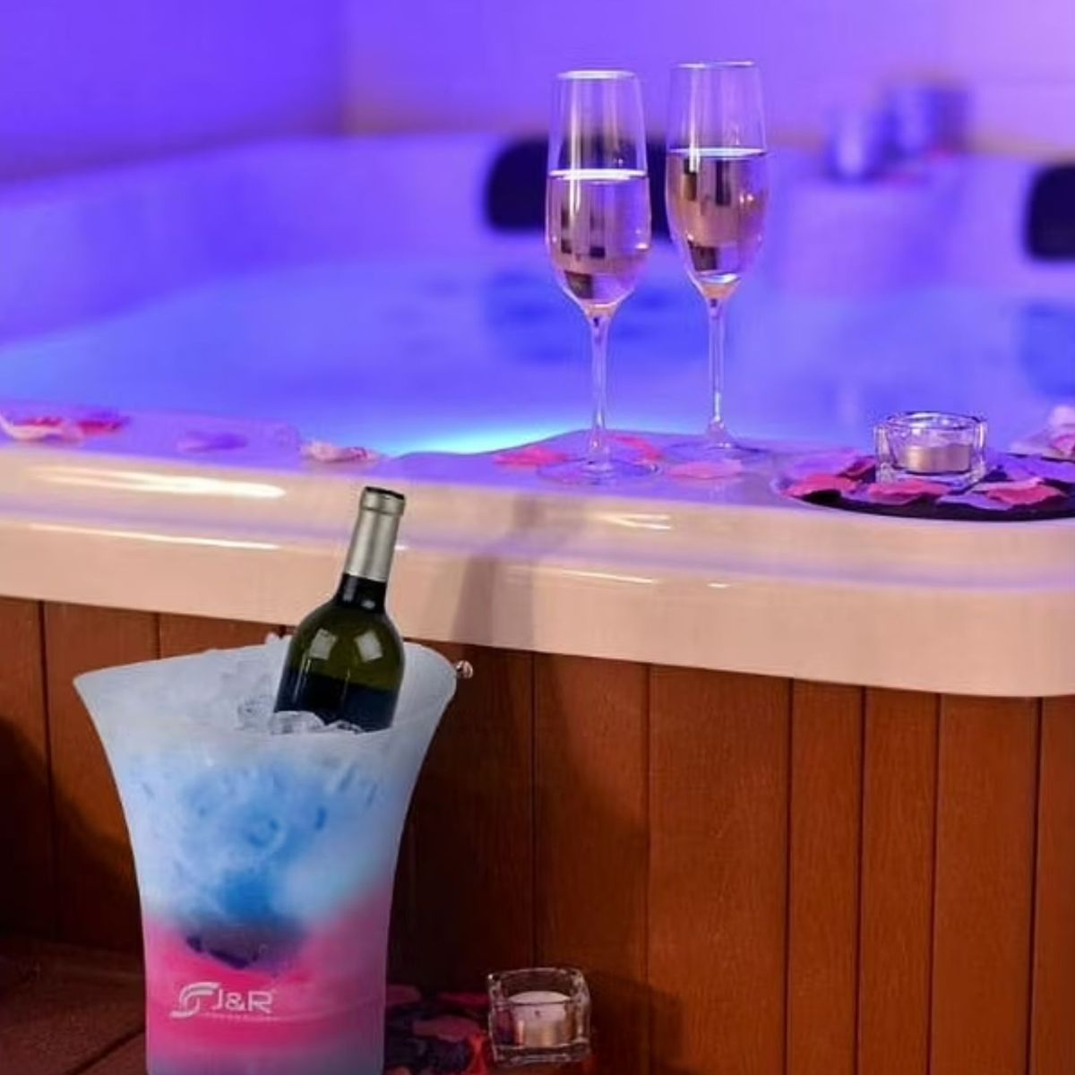 MOVI - Hielera 4 en 1 (Hielera + Parlante + Bluetooth + Luz Led)