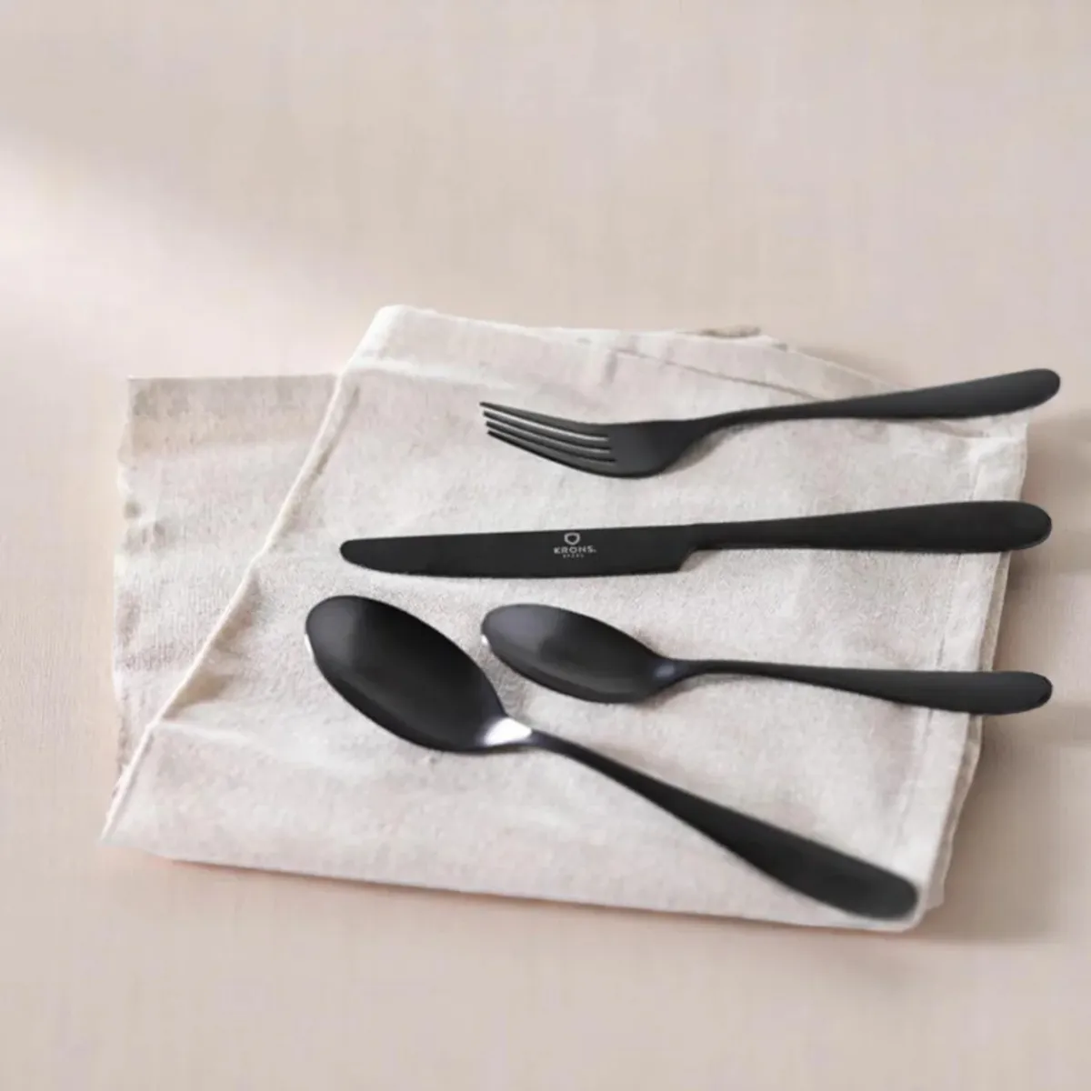 KRONS - Set 24 Cubiertos de Mesa Black Krons