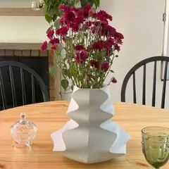 PROMETEO STUDIO - Florero DUNA diseño de autor impresión 3D mármol mas vidrio