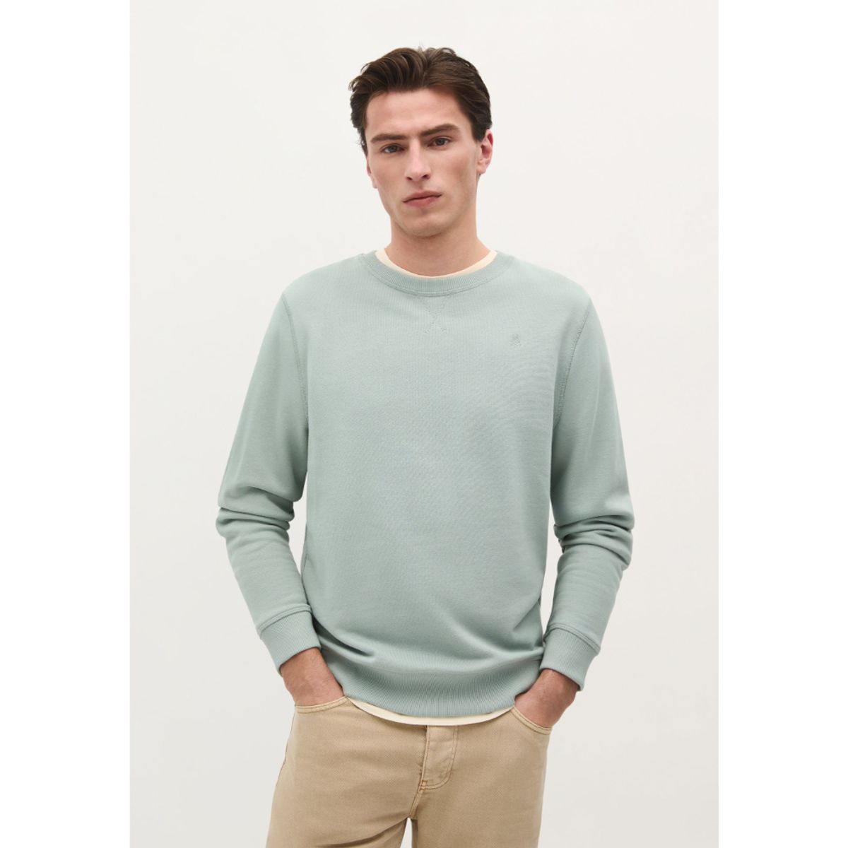 SCALPERS - POLERÓN BÁSICO CALAVERA BORDADA