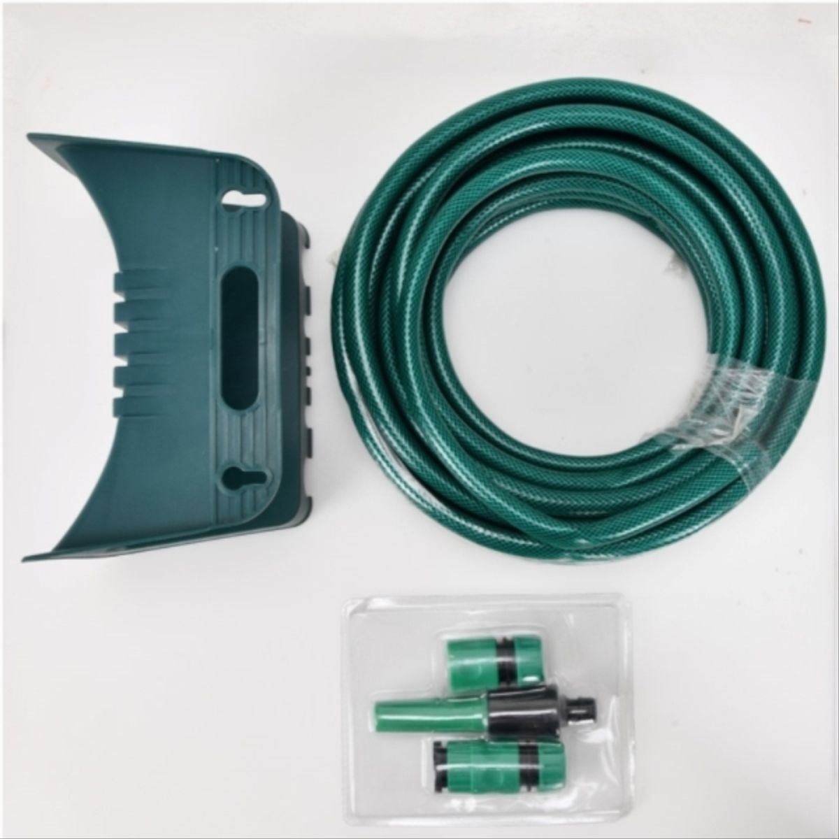 GARDTECH - Manguera 1/2" de 3 capas 18mt con soporte y pistola Gardtech