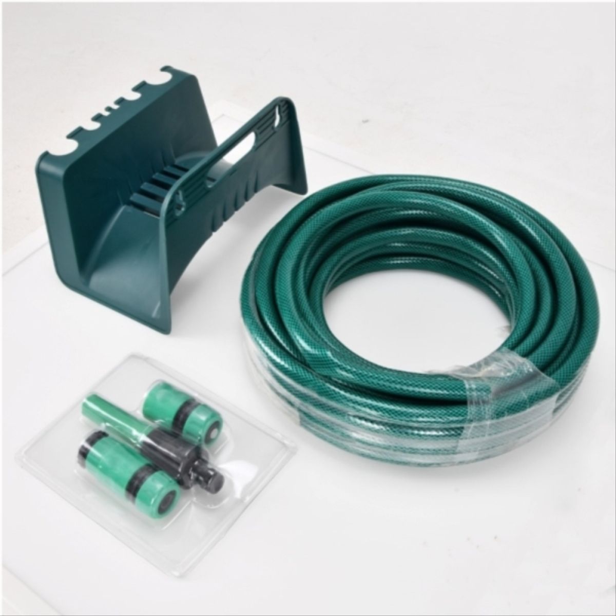 GARDTECH - Manguera 1/2" de 3 capas 18mt con soporte y pistola Gardtech