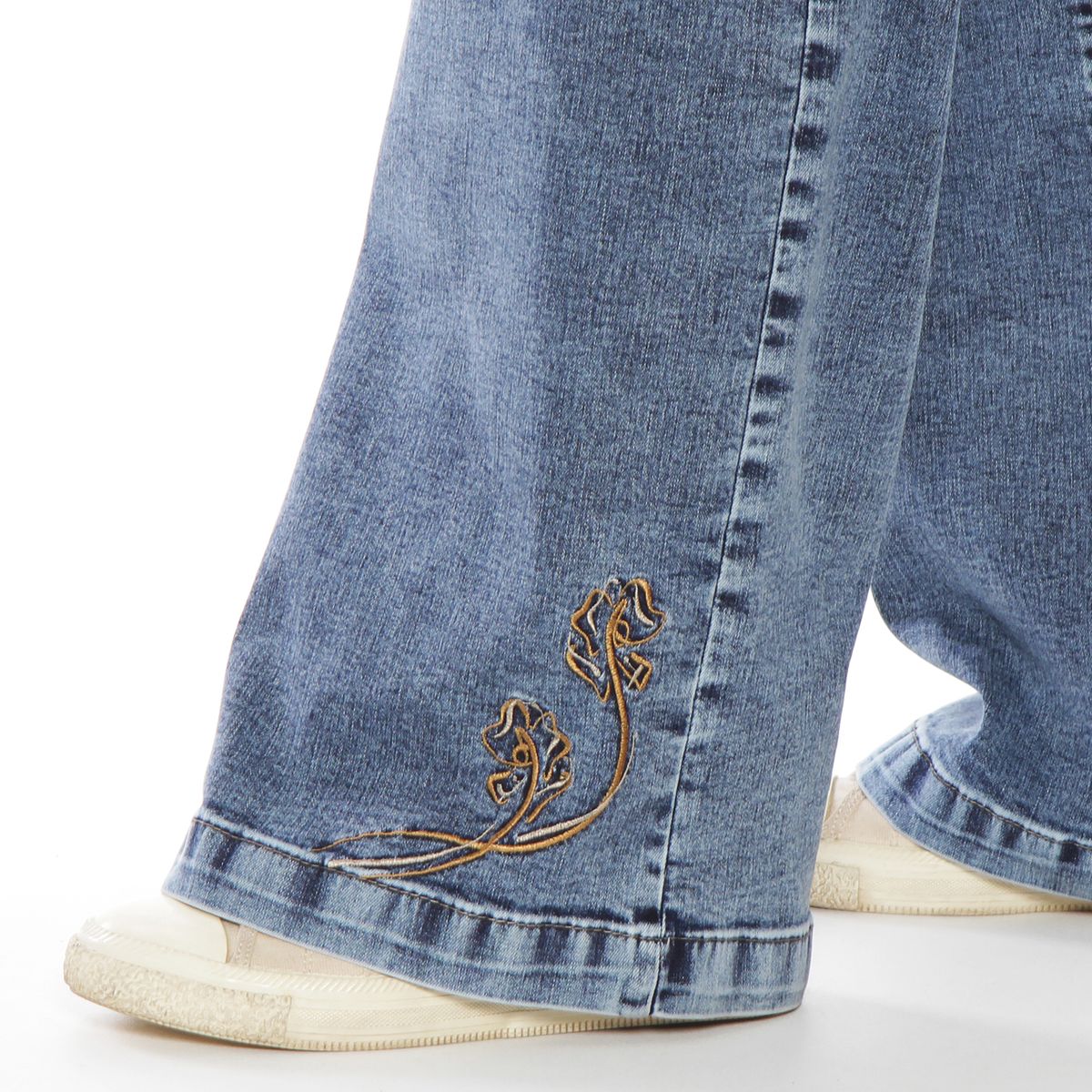 WADOS - JEANS WIDE LEG TIRO ALTO BORDADO PRETINA BASICA 1 BOTON SECRET