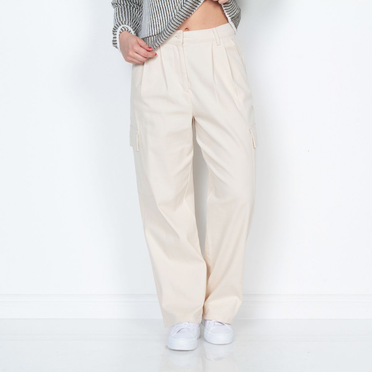 WADOS - PANTALON CARGO TIRO ALTO PRETINA BASICA 1 BOTON