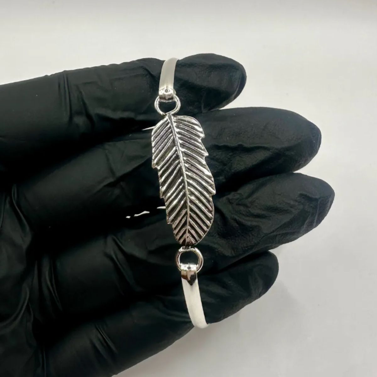 GENERICO - Pulsera Rígida Esclava Hoja Plata Envejecida Mujer