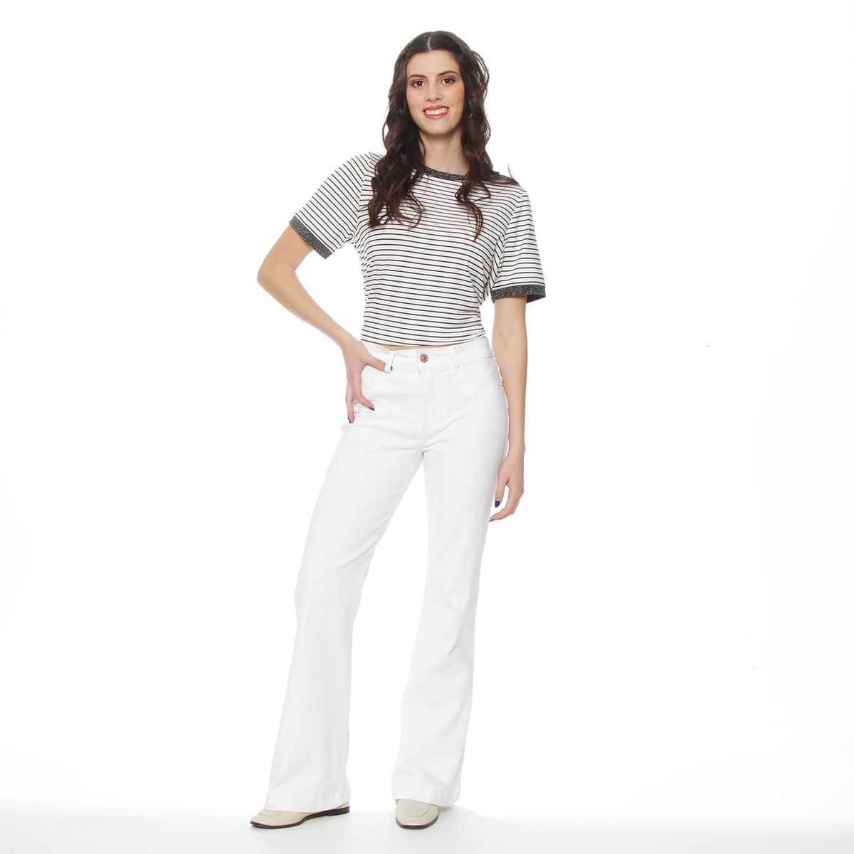 WADOS - JEANS FLARE TIRO ALTO PUSH UP PRETINA BASICA BOTON