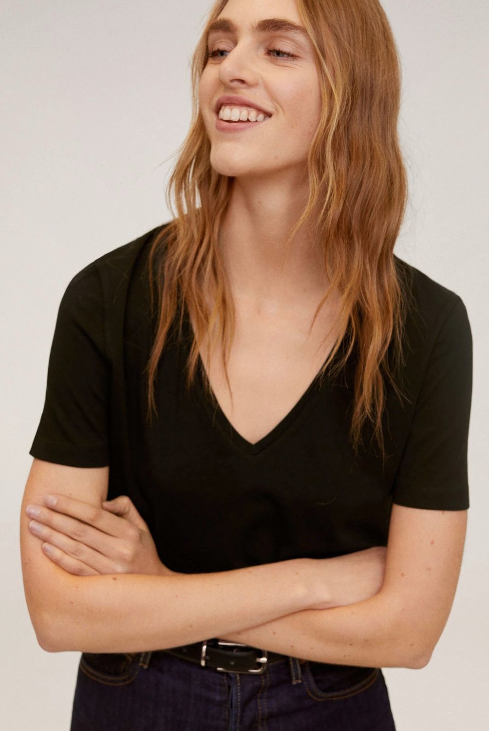 MANGO - Polera Algodón Orgánico Cuello V Mujer Mango