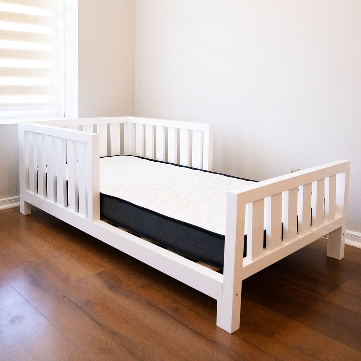 GENERICO - Cama de transición blanca Incluye colchón