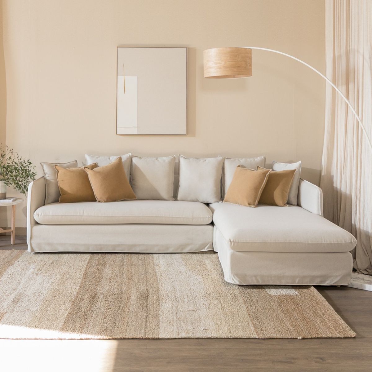AMOBLE - Sofa Jacinta Seccional Derecho Beige 2025 Amoblé.