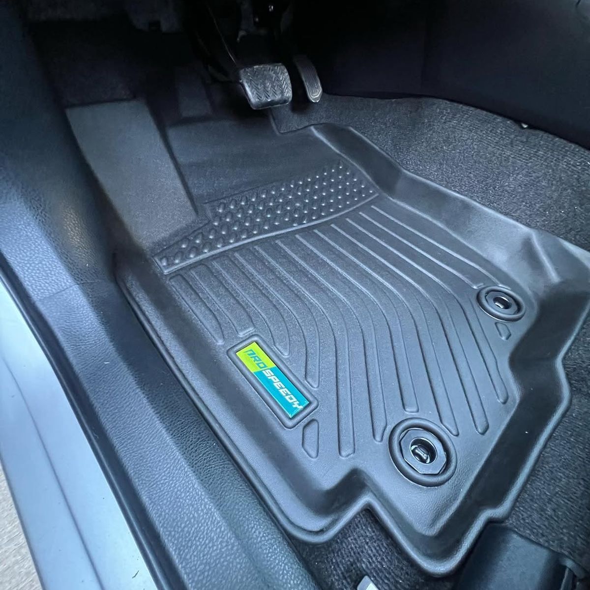 GENERICO - PISOS CALCE PERFECTO PROSPEEDY TOYOTA RAV4 2013AL2018-2019 3PIEZAS