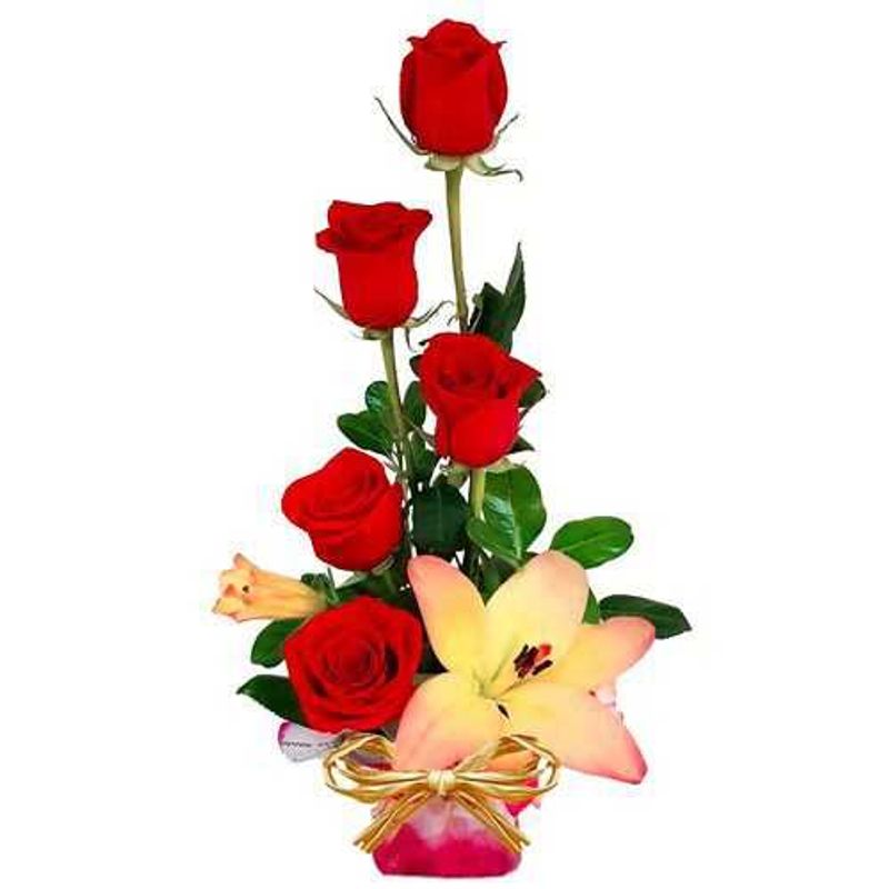 GENERICO - Base de 5 Rosas Rojas y 1 Lilium