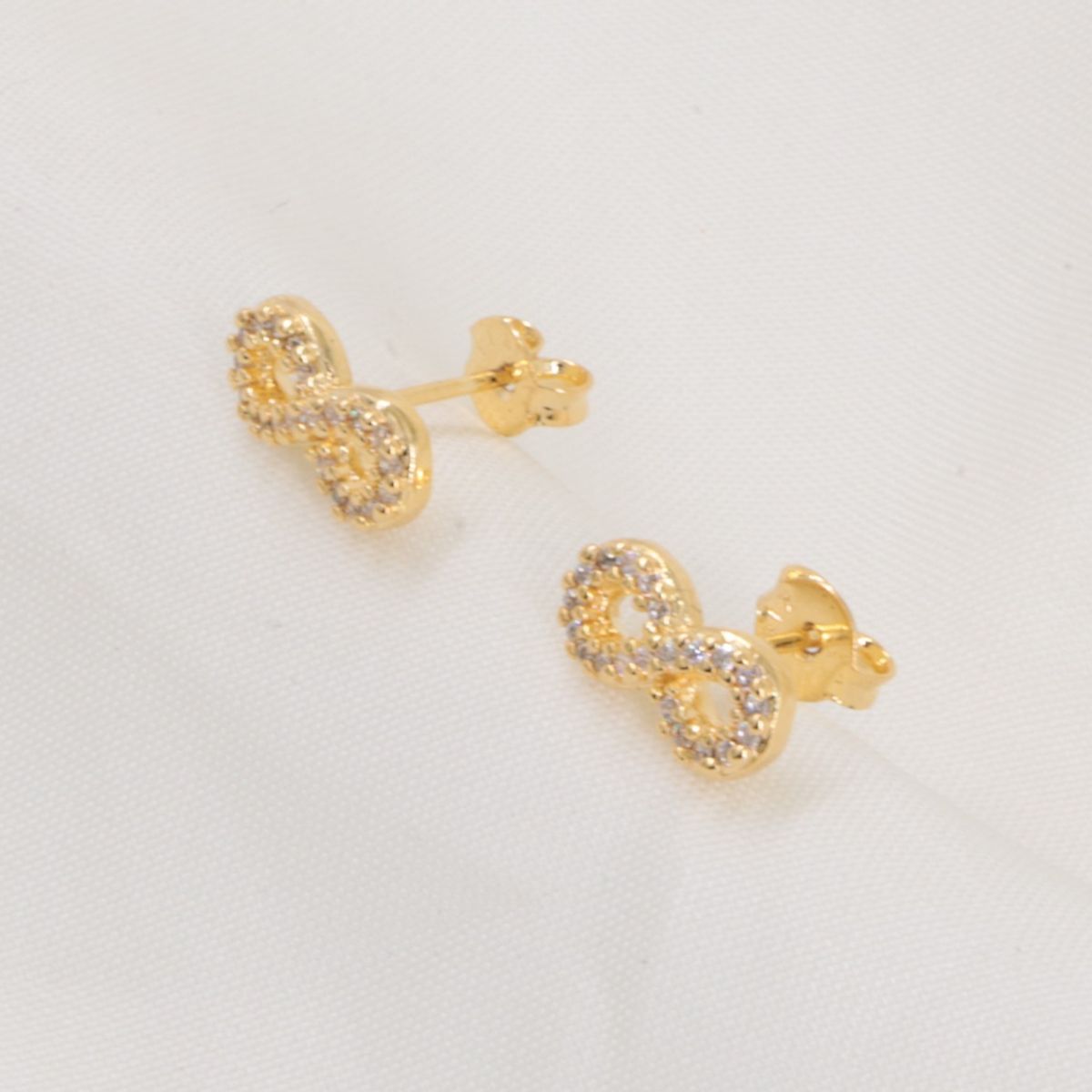 GENERICO - Arete infinito circonias oro laminado 18k
