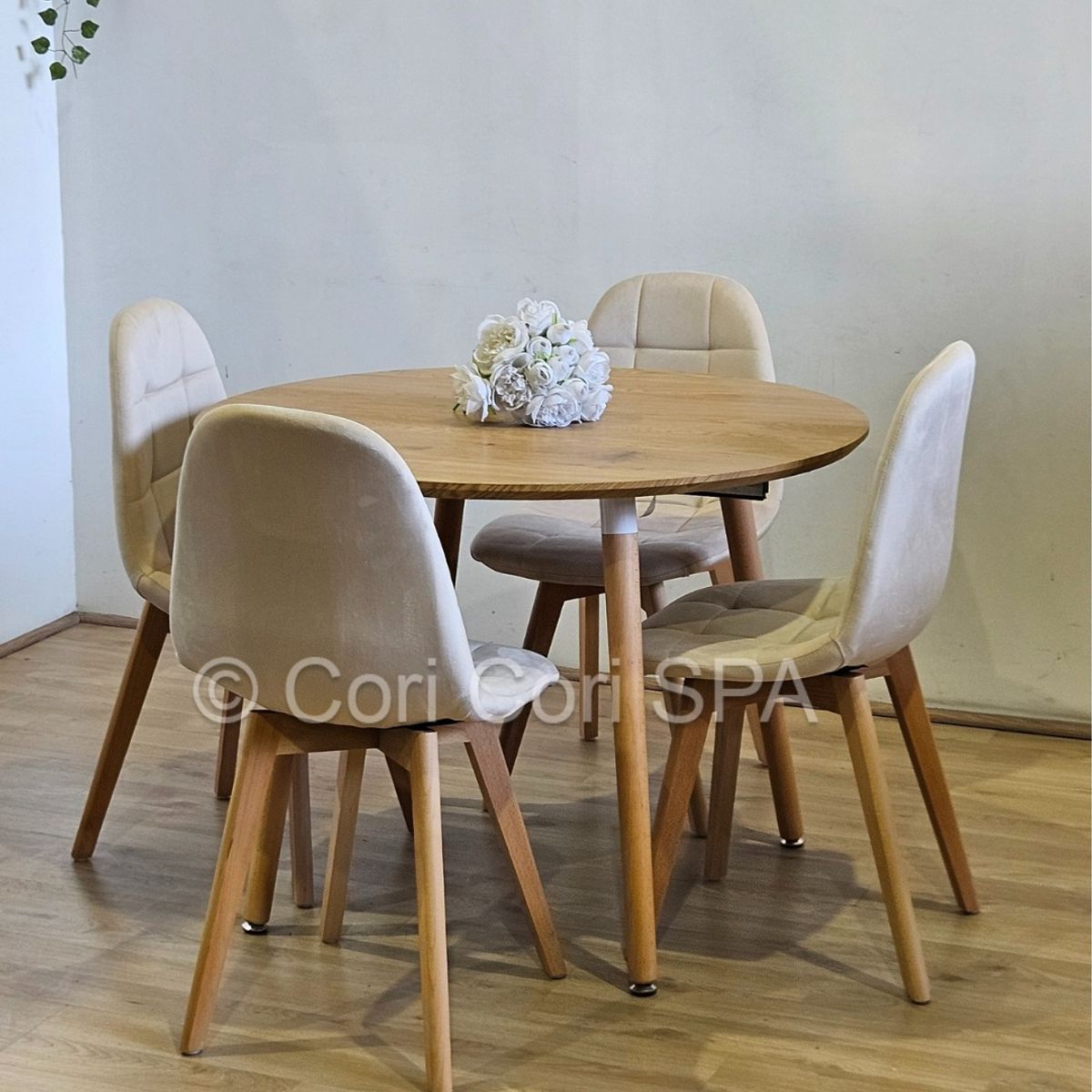 CORI CORI - Comedor Mesa Expandible 100 a 180cm + 4 Sillas Capitonne Velvet Beige