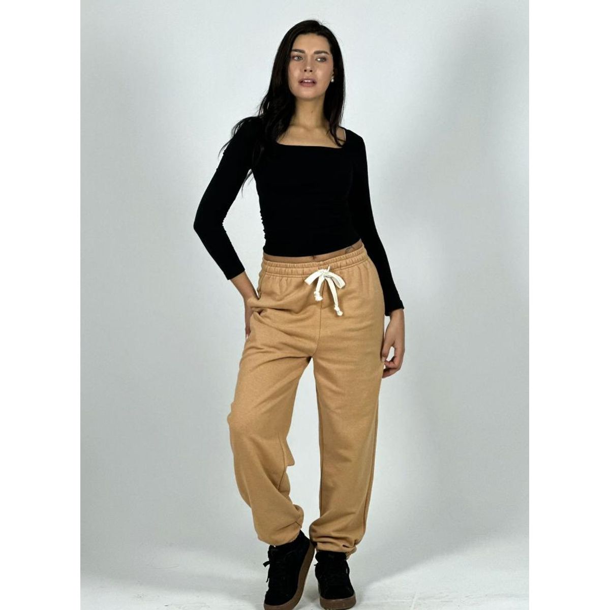 ENIGMATICA BOUTIQUE - Buzo Italiano Con Cordón - Negro