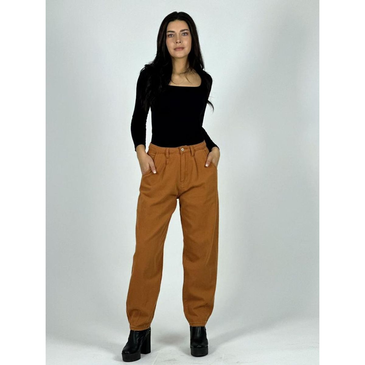 ENIGMATICA BOUTIQUE - Pantalón Italiano Estilo Mom - Blanco