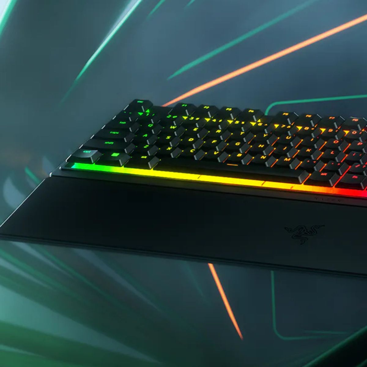 RAZER - Teclado Gamer Razer Ornata V3 RGB con Apoya Muñecas Español