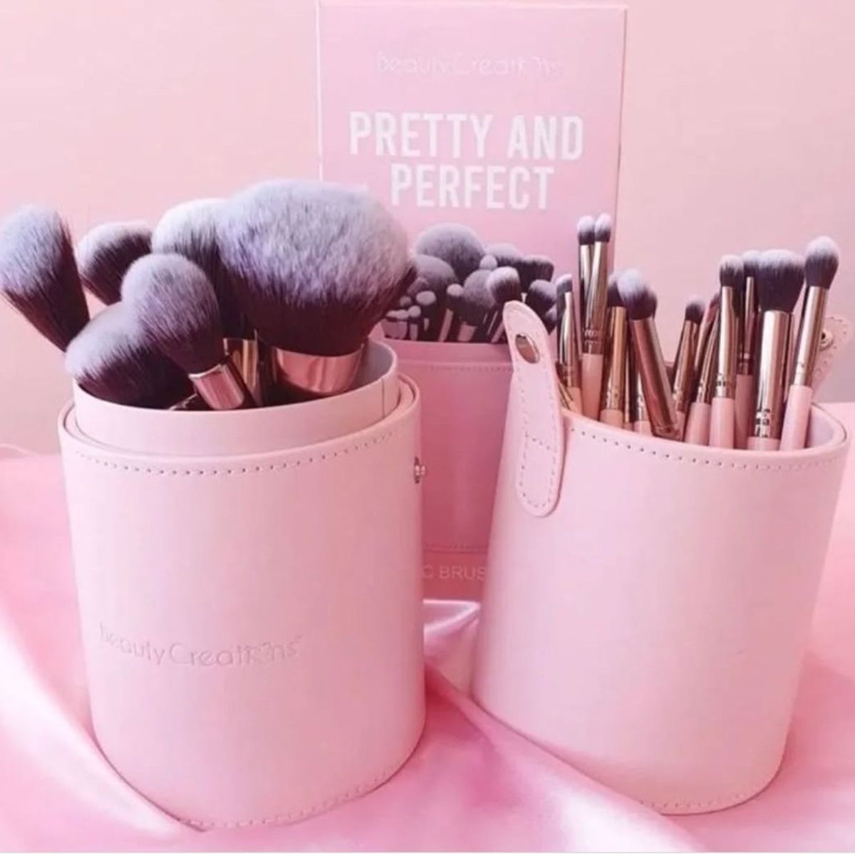 BEAUTY CREATIONS - Set De 24 Brochas + Estuche Beauty Creations Pretty and Perfect